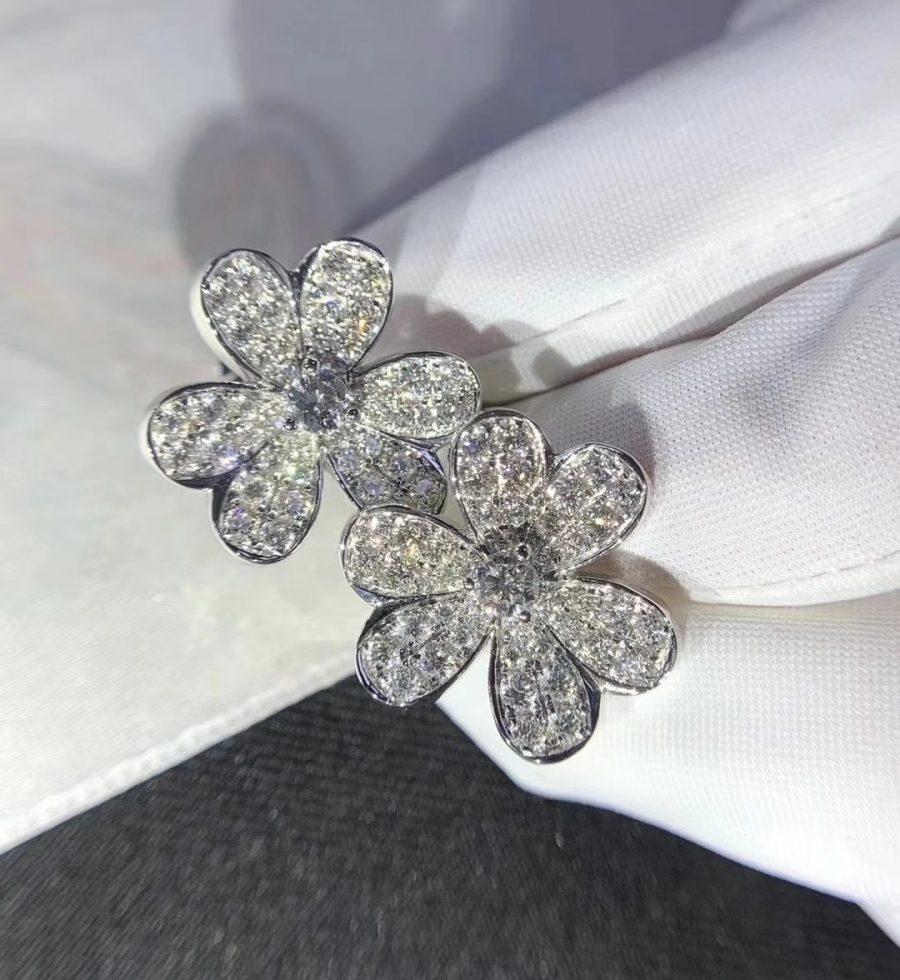 [Elowen Schmuck] FRIVOLE SILBERNE BLUMEN-DIAMANT-OHRRINGE
