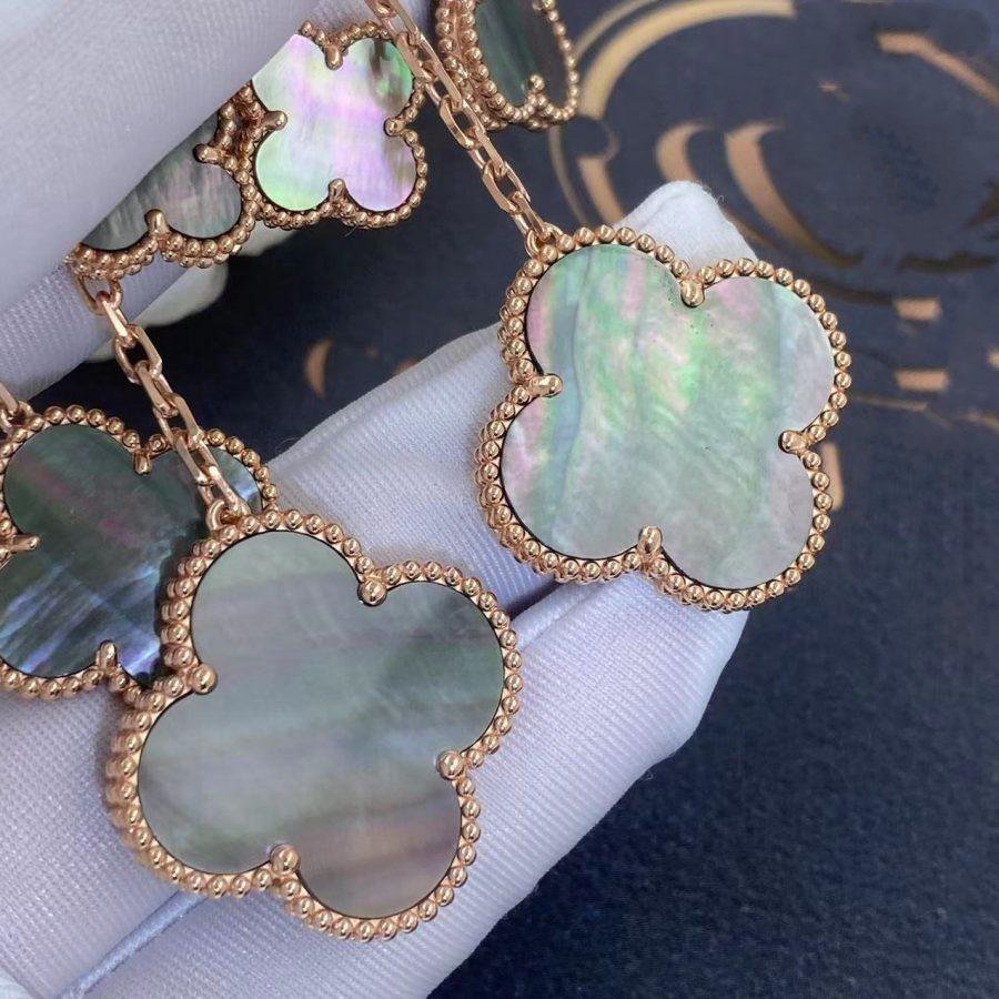 {
  "Elowen jewelsry": "Elowen ジュエリー",
  "CLOVER EARRINGS DARK MOP 4 MOTIFS ROSE GOLD": "クローバーピアス ダークMOP 4モチーフ ローズゴールド"
}