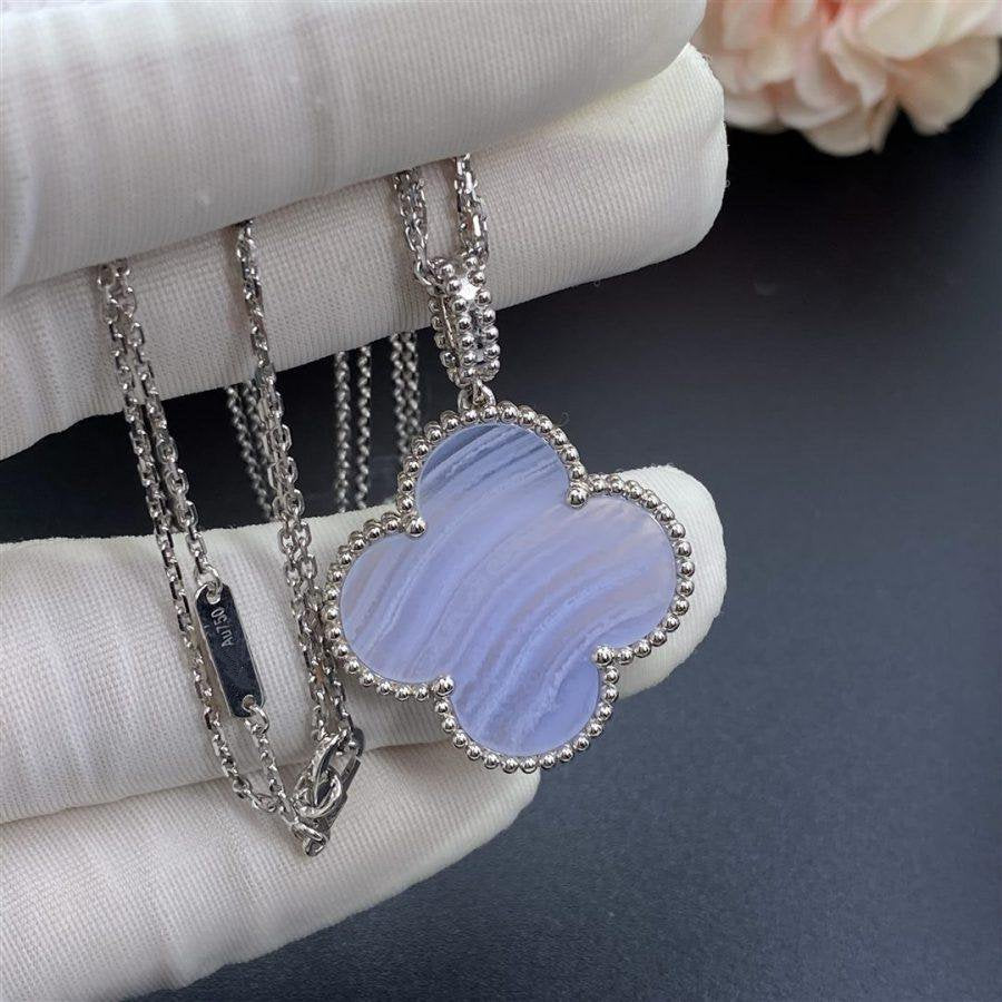 [Elowen jewelsry ]CLOVER SILVER CHALCEDONY BIG CLOVER NECKLACE