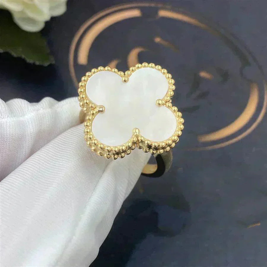 {
  "Elowen jewelsry": "Elowen ジュエリー",
  "CLOVER WHITE MOP RING": "クローバー ホワイトマザーオブパール リング"
}