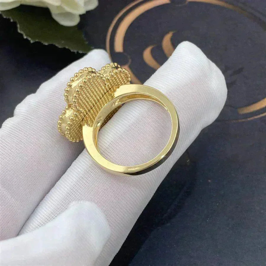 [Elowen jewelsry ]CLOVER WHITE MOP RING