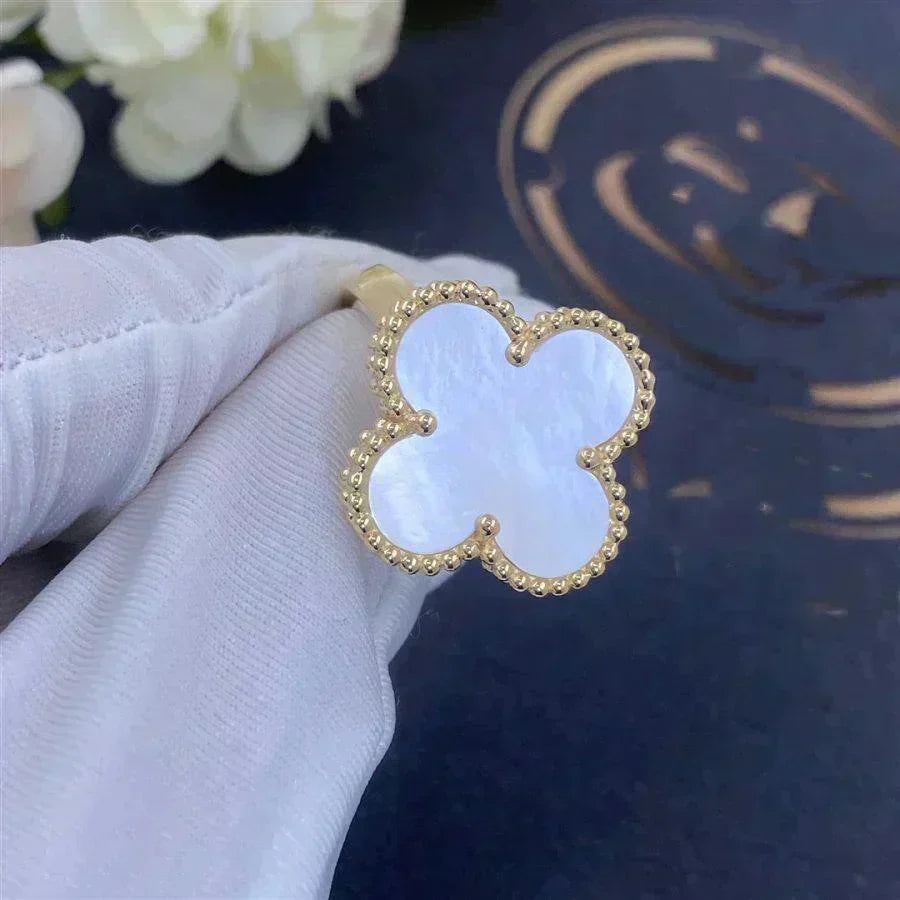 [Elowen jewelsry ]CLOVER WHITE MOP RING