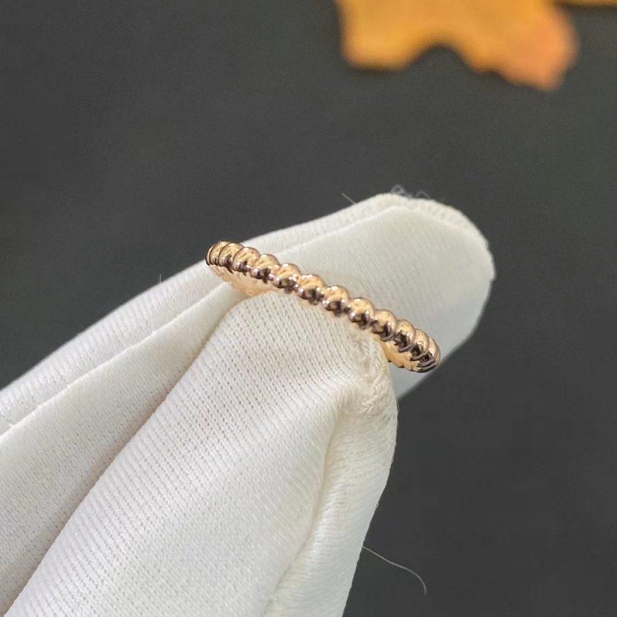 {
"Elowen jewelsry ": "エロウェン・ジュエリー",
"PERLEE RING": "ペルレ リング"
}