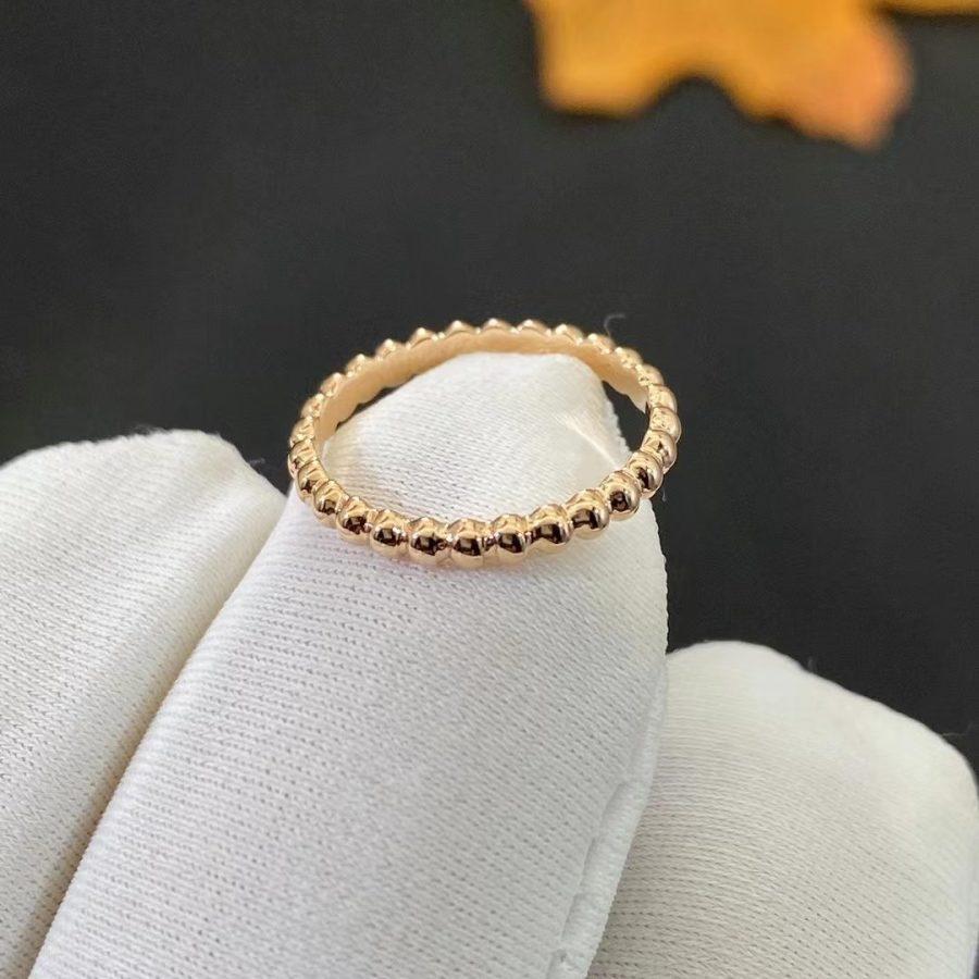 {
"Elowen jewelsry ": "エロウェン・ジュエリー",
"PERLEE RING": "ペルレ リング"
}