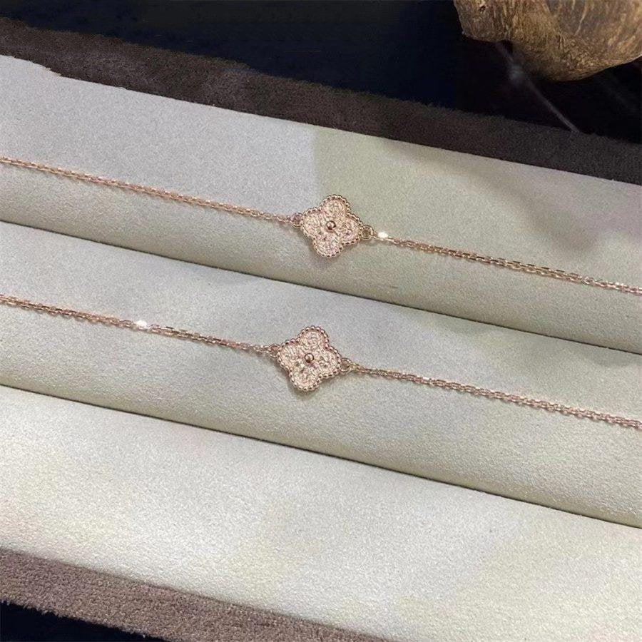 [Elowen jewelsry ]CLOVER EINZELBLUMEN-ARMBAND