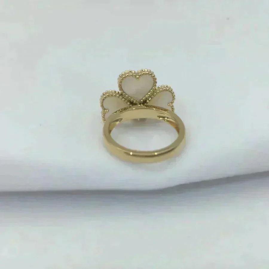 {
  "Elowen jewelsry": "Elowen ジュエリー",
  "SWEET CLOVER WHITE MOP RING": "スウィートクローバー ホワイトMOPリング"
}