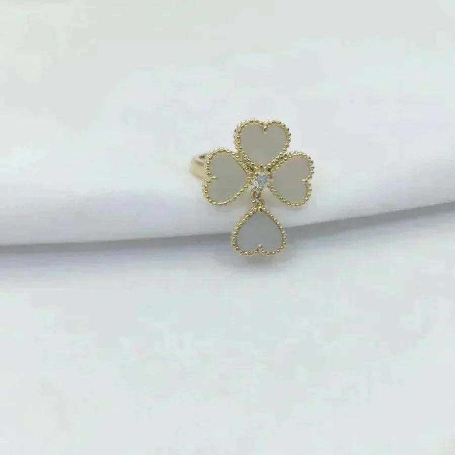{
  "Elowen jewelsry": "Elowen ジュエリー",
  "SWEET CLOVER WHITE MOP RING": "スウィートクローバー ホワイトMOPリング"
}