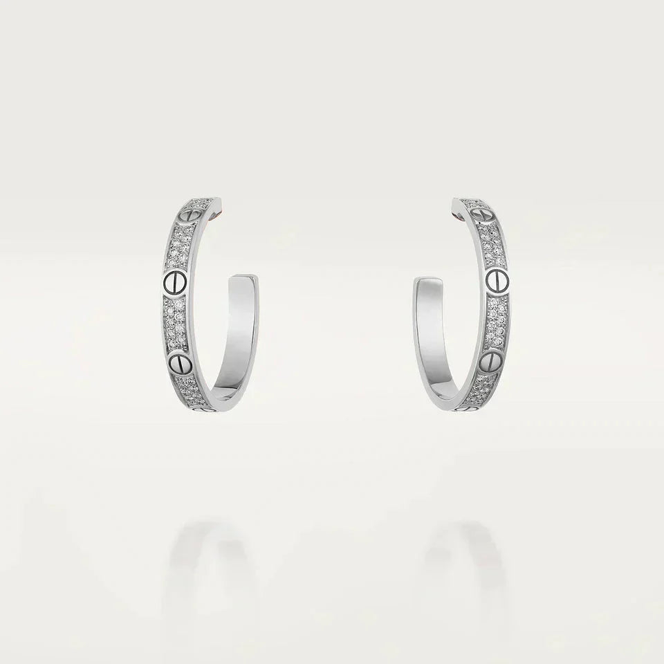 {
  "Elowen jewelsry": "Elowen ジュエリー",
  "LOVE DIAMOND SILVER HOOP EARRINGS": "LOVE ダイヤモンド シルバー フープピアス"
}