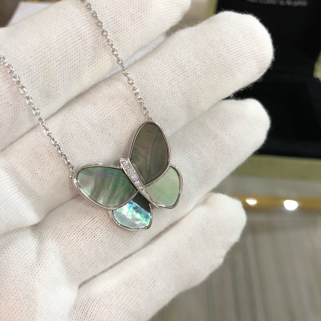 [Elowen Schmuck] GROSSER SILBERNER SCHMETTERLINGS-ANHÄNGER DIAMANT-HALSKETTE