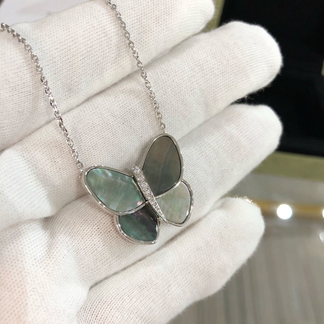 [Elowen Schmuck] GROSSER SILBERNER SCHMETTERLINGS-ANHÄNGER DIAMANT-HALSKETTE