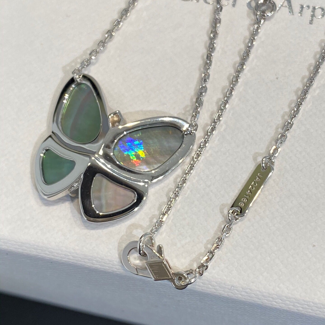 [Elowen Schmuck] GROSSER SILBERNER SCHMETTERLINGS-ANHÄNGER DIAMANT-HALSKETTE
