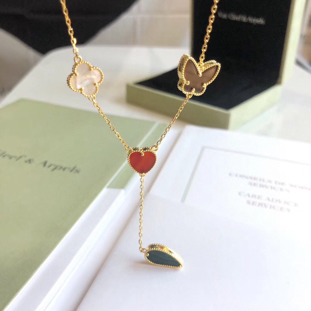 {
  "Elowen jewelsry": "Elowen ジュエリー",
  "LUCKY SPRING 4 MOTIFS ROSE GOLD NECKLACE": "LUCKY SPRING 4モチーフ ローズゴールド ネックレス"
}