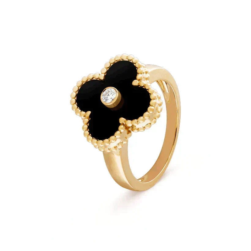 {
  "Elowen jewelsry": "Elowen ジュエリー",
  "CLOVER ONYX RING GOLD DIAMOND": "クローバー オニキス リング ゴールド ダイヤモンド"
}